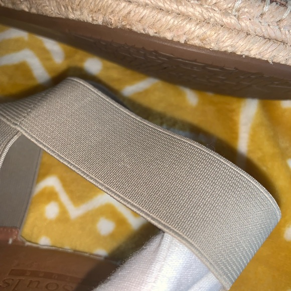 Gentle Souls. Colleen Espadrille wedge shoe. Virtually new condition! Sz 9.5 - Picture 3 of 13